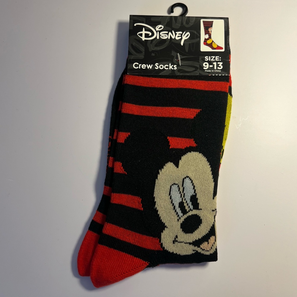 🆕 NWT Disney Mickey Mouse Crew Socks (Size 9-13)